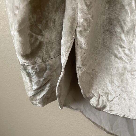 Vince Top Womens Medium Gray Velvet Silk Button Up Front Quiet Luxury Preppy - Picture 10 of 14